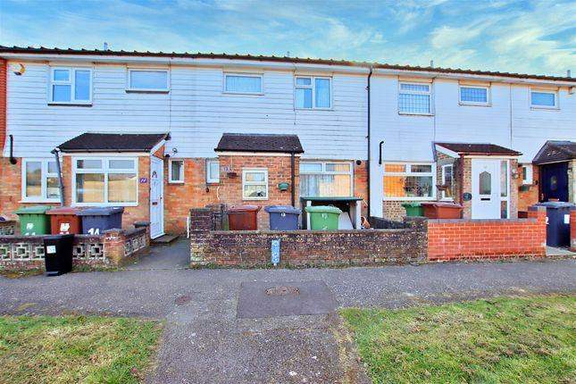 13 BYRON AVENUE, BOREHAMWOOD, WD6 2BN - AVAILABLE IMMEDIATELY!