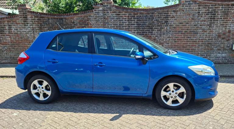 Toyota Auris 2010 Petrol – Reliable, economical, well maintained and ready to drive away.