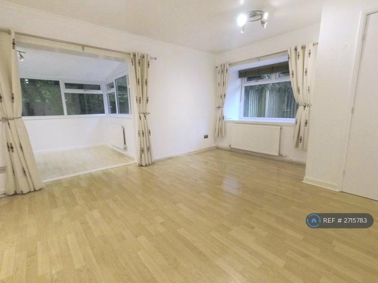 2 bedroom flat in Fulwood, Preston, PR2 (2 bed) (#2715783)