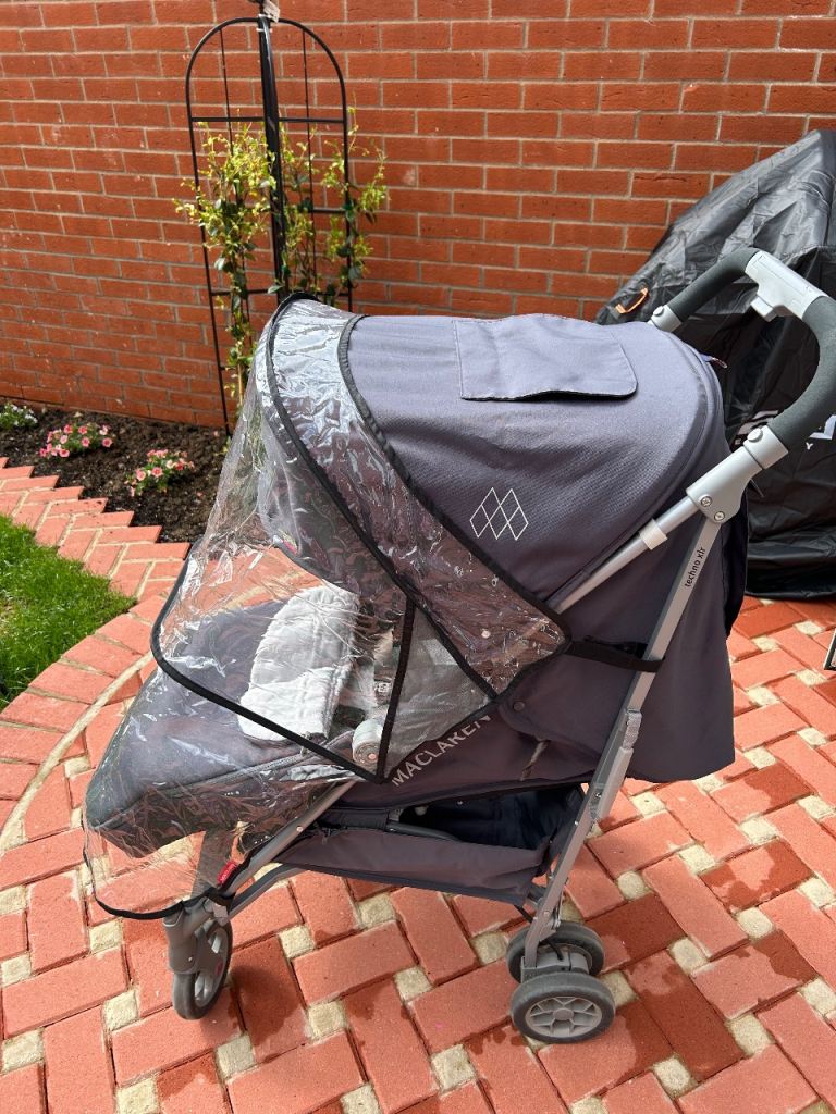 Maclaren Pushchair/Stroller with Travel Bag and Rain Cover