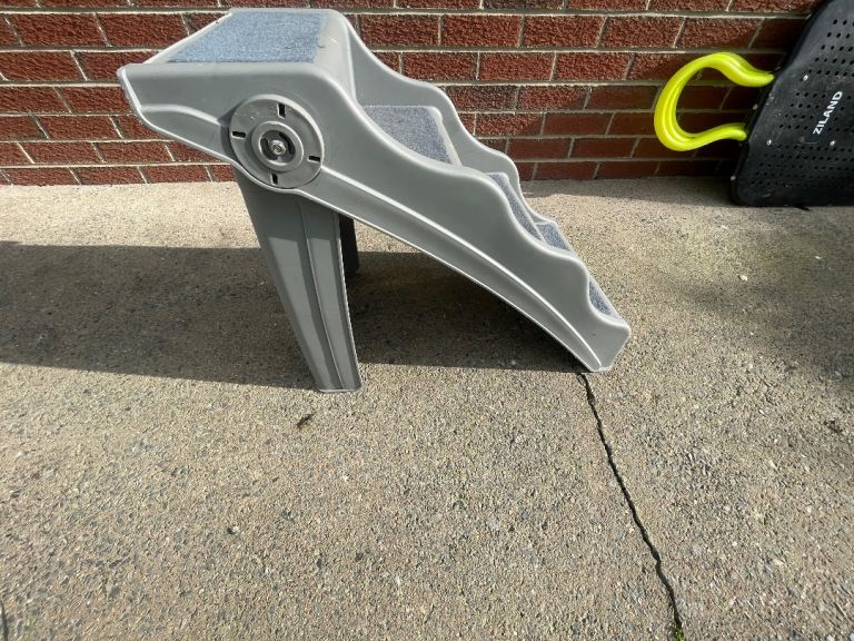 Dog cat stairs 
