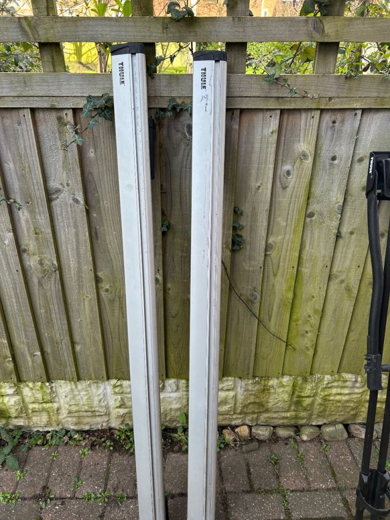 Thule Wingbars 135cm inc footpack for raised roof rails