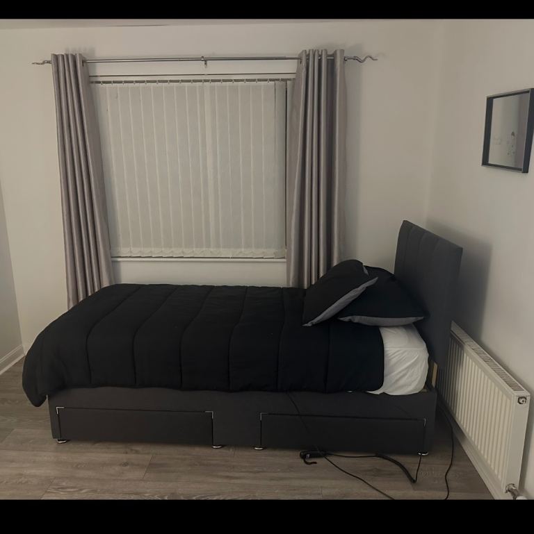 Electric adjustable mobility bed