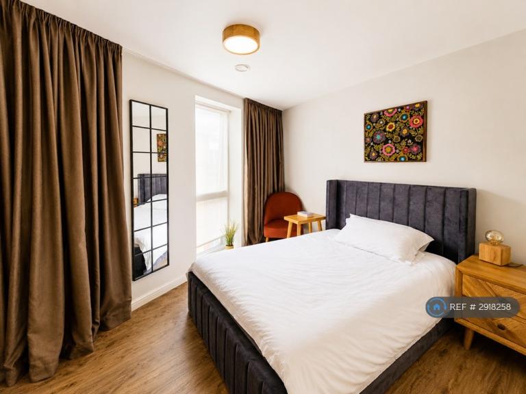 2 bedroom flat in Swann House, Bristol, BS1 (2 bed) (#2918258)
