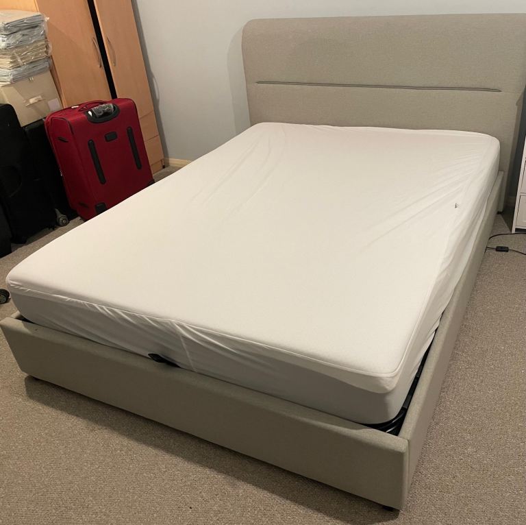 Danetti Pedro Pearl King Size Bed - top condition