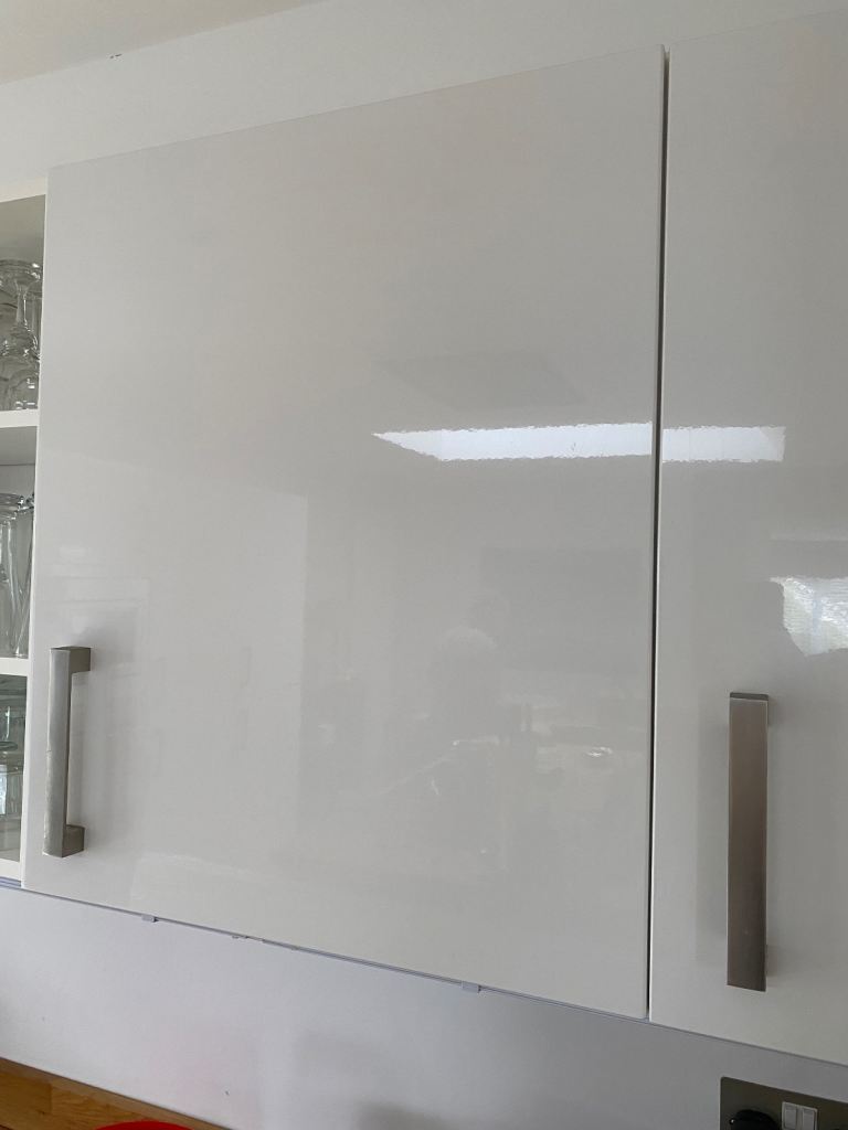 Howdens gloss white kitchen doors