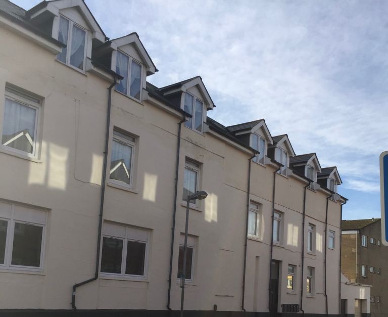 2 Bed Semi-Detached House, Penarth Road CF11 