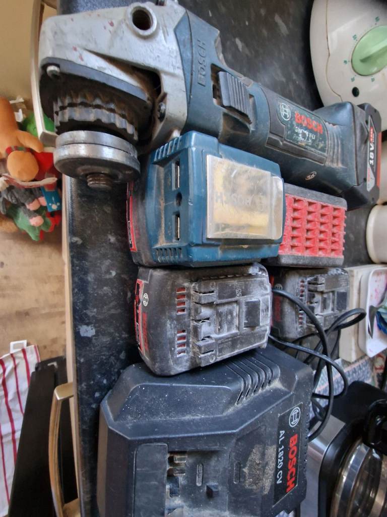 Bosch 18V Cordless Angle Grinder Kit – Good Condition