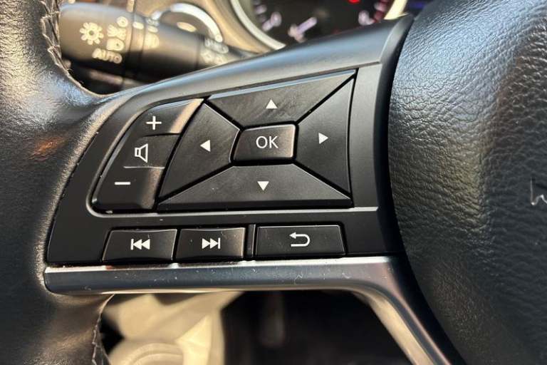 2020 Nissan Qashqai 1.3 DiG-T N-Connecta 5dr HATCHBACK PETROL Manual