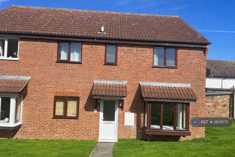 2 bedroom house in Almers Close, Bedford, MK45 (2 bed) (#2841575)