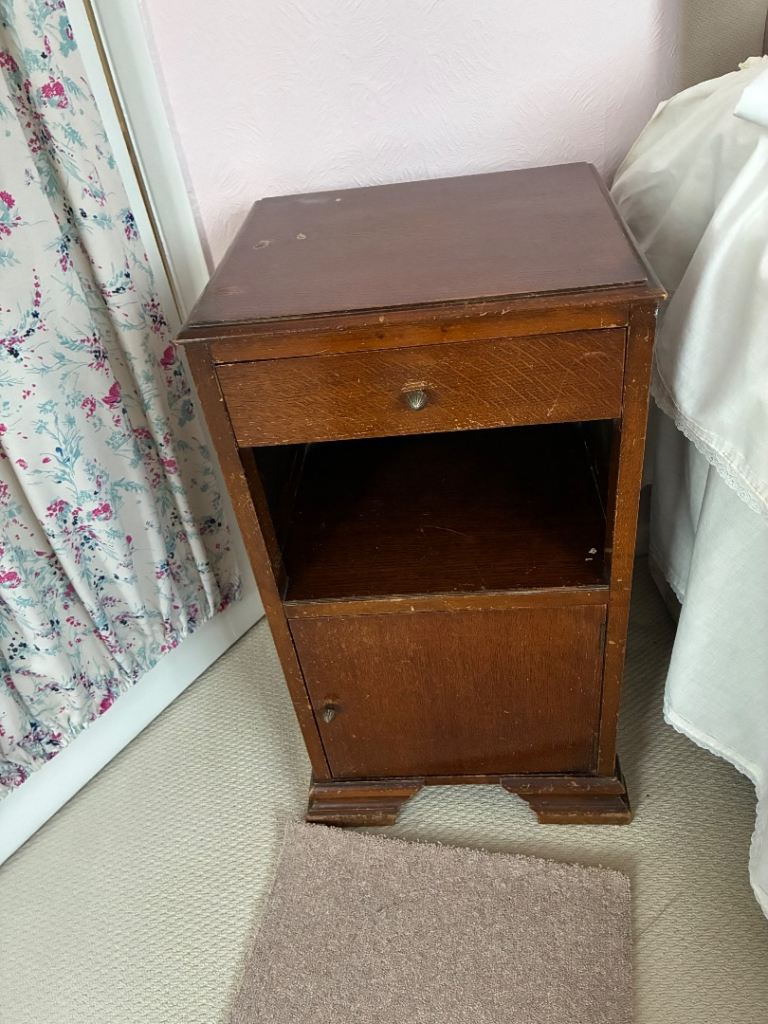 Bedside cabinet