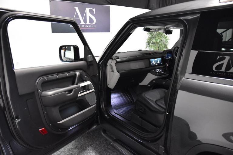 2021 Land Rover Defender 3.0 D250 HSE 110 5dr Auto ESTATE DIESEL Automatic