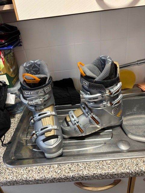 Head edge ski boots size 6/6.5