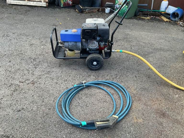 Kew Petrol Power Washer in good working order.