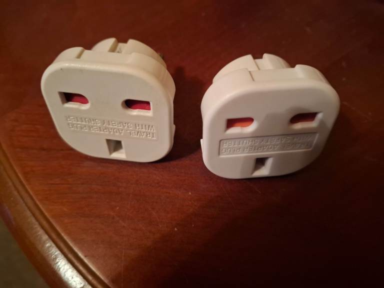 Plug adaptor x2