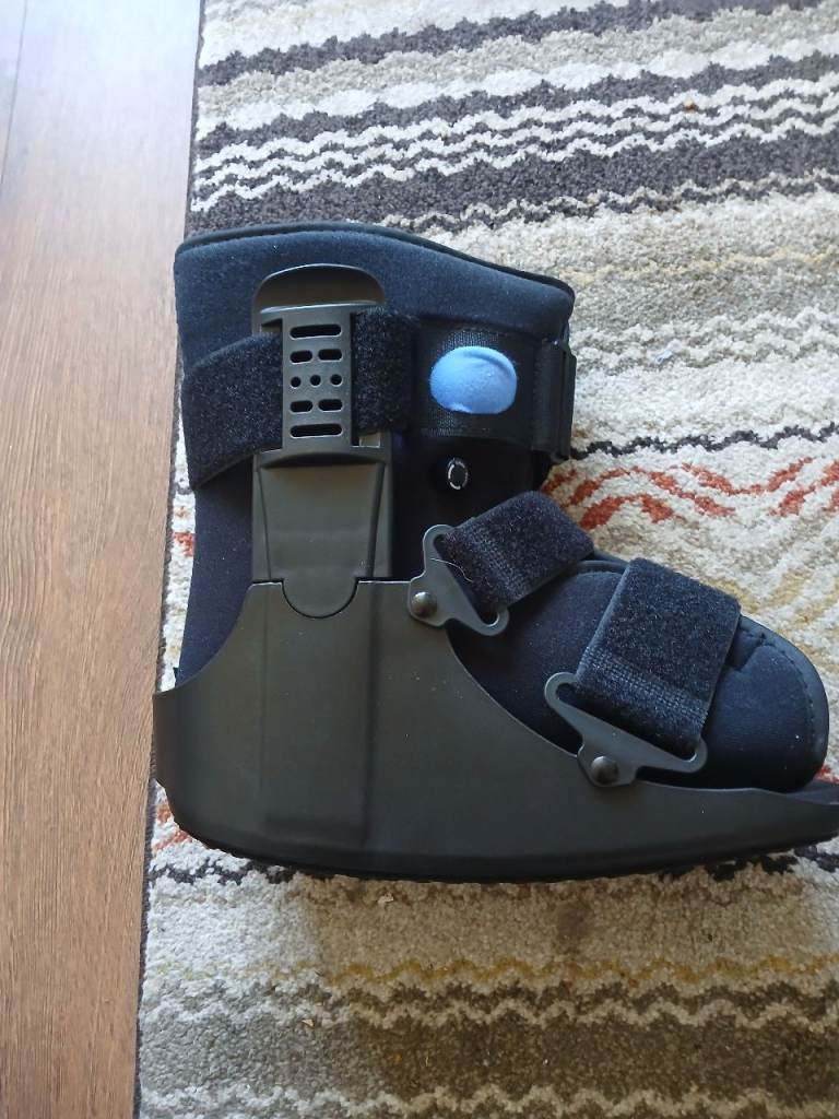 Fracture / Cam boot.
