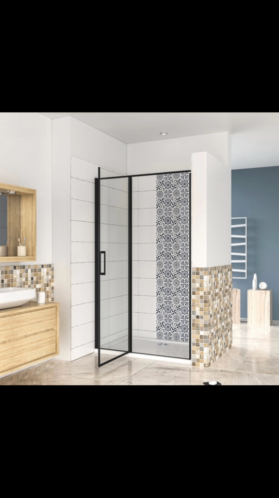 Shower screen and tray