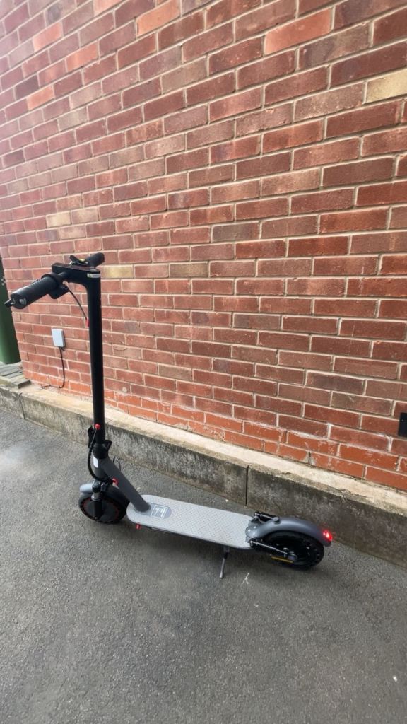 Aovo pro electric scooter (top speed 21mph)