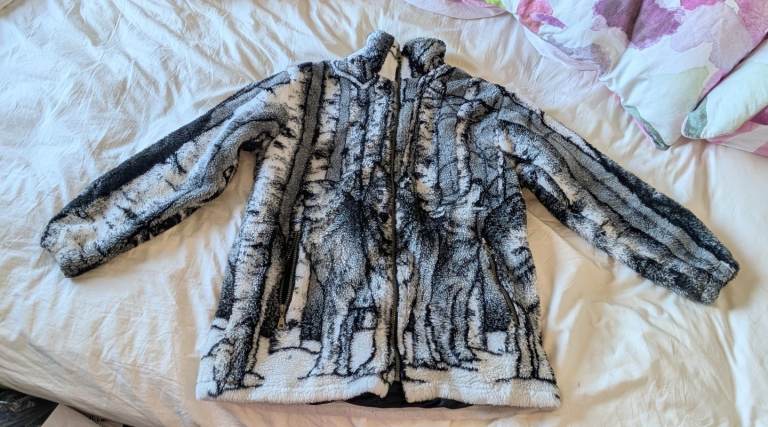 Wolf print zip up Fleece M black and white colour 