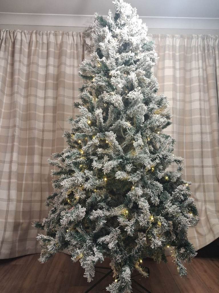 Christmas 7ft prelit frosted snow christmas tree 