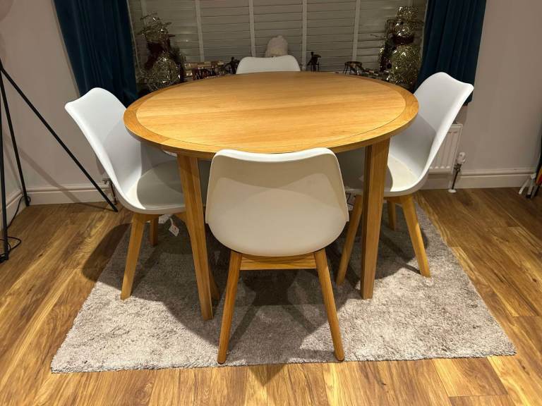 Dunelm 110cm round dining table no chairs