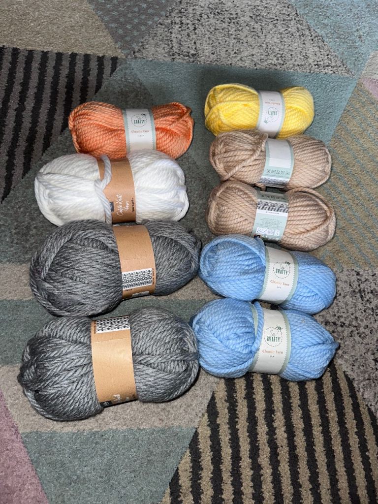 Chunky yarn, mixed bundle