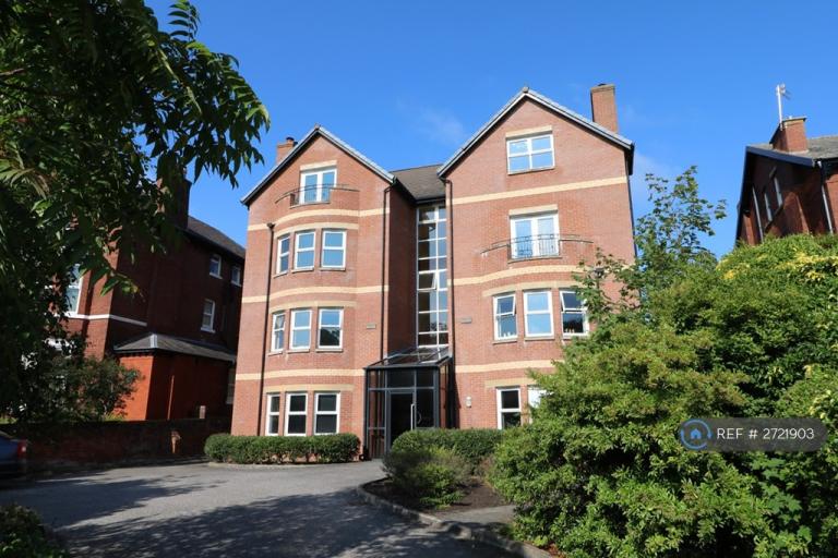 2 bedroom flat in Aaron Court, Southport, PR9 (2 bed) (#2721903)
