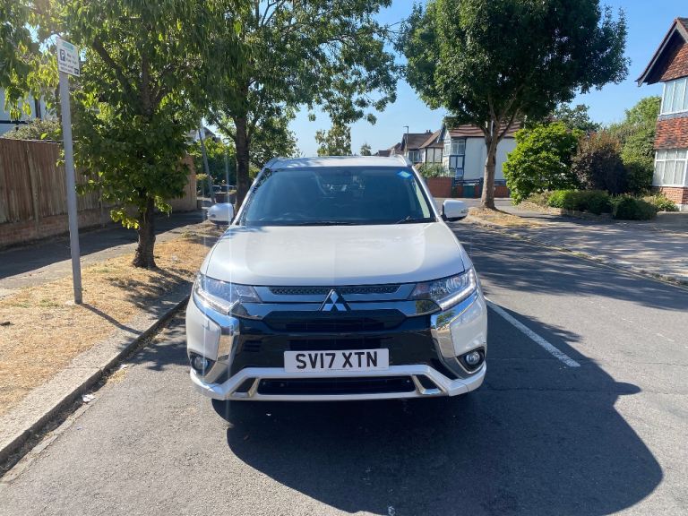 Mitsubishi Outlander PHEV 2017  Low Mileage | PCO Ready
