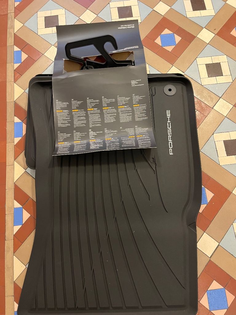 Brand New Genuine Porsche Macan All-Weather Rubber Floor Mats – Black