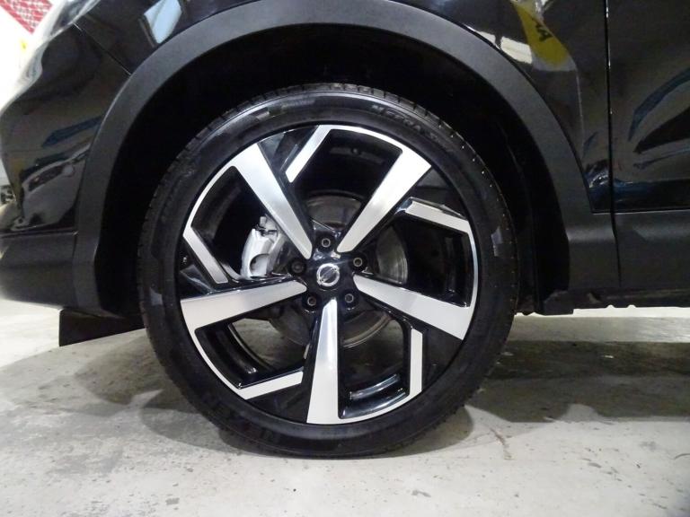 2019 Nissan Qashqai 1.3 DiG-T Tekna 5dr **LOW MILEAGE*ONLY 37000 MILES FROM NEW** HATCHBACK Petro...