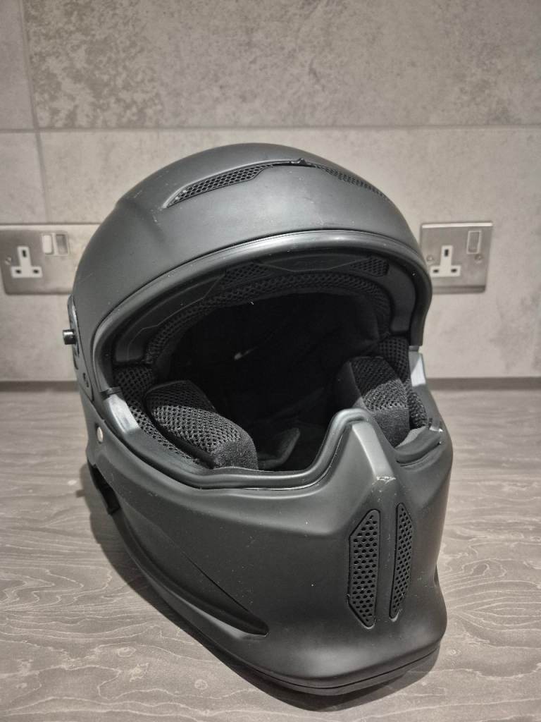 Atlas 4.0 Motorbike Helmet