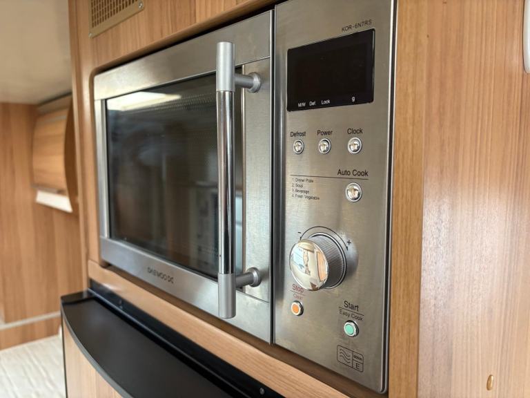  BAILEY UNICORN VIGO - FIXED TRANSVERSE ISLAND BED CARAVAN + MOTORMOVER 