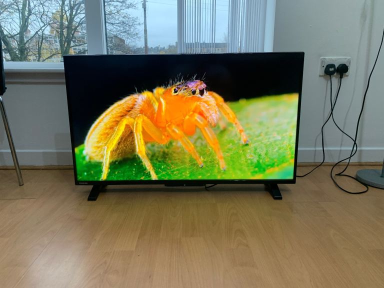 Toshiba 40 inch Smart TV 