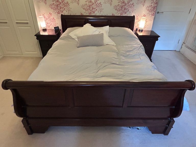 King size sleigh bed 
