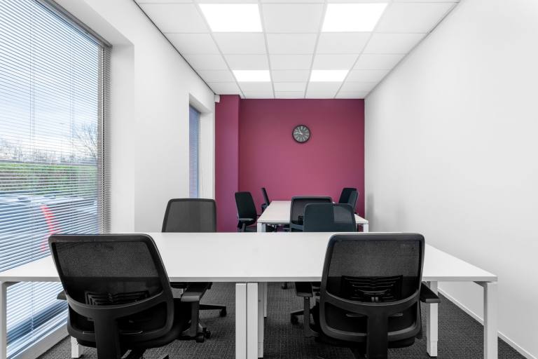 Leeds - LS12 6LN \ Secure an Office with 5 Workstations
