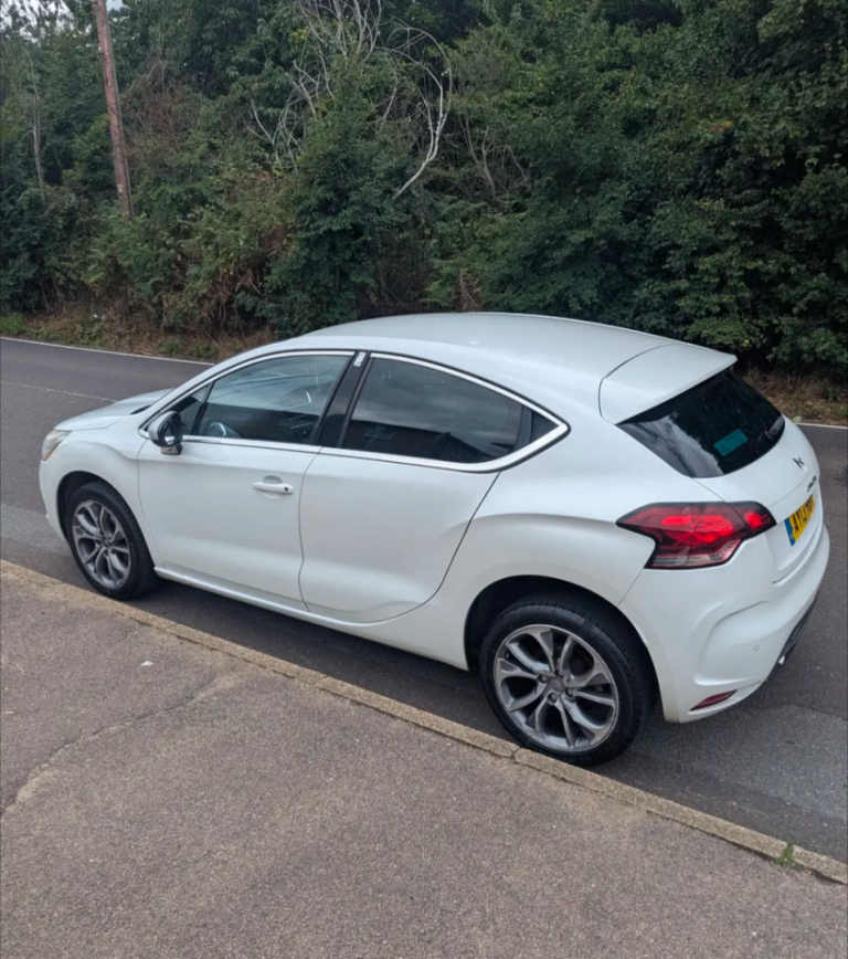 Citroen, DS4, Hatchback, 2013, Manual, 1560 (cc), 5 doors