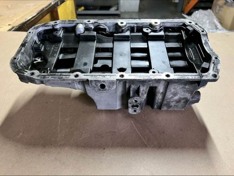 image for VAUXHALL INSIGNIA ASTRA J 2.0 CDTI ENGINE OIL SUMP WITH SENSOR WITHOUT PIPE