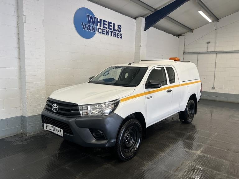 2020 Toyota Hilux 2.4 D-4D Active Extra Pickup Extended Cab 4dr Diesel Manual 4WD Euro 6 (s/s Pic...