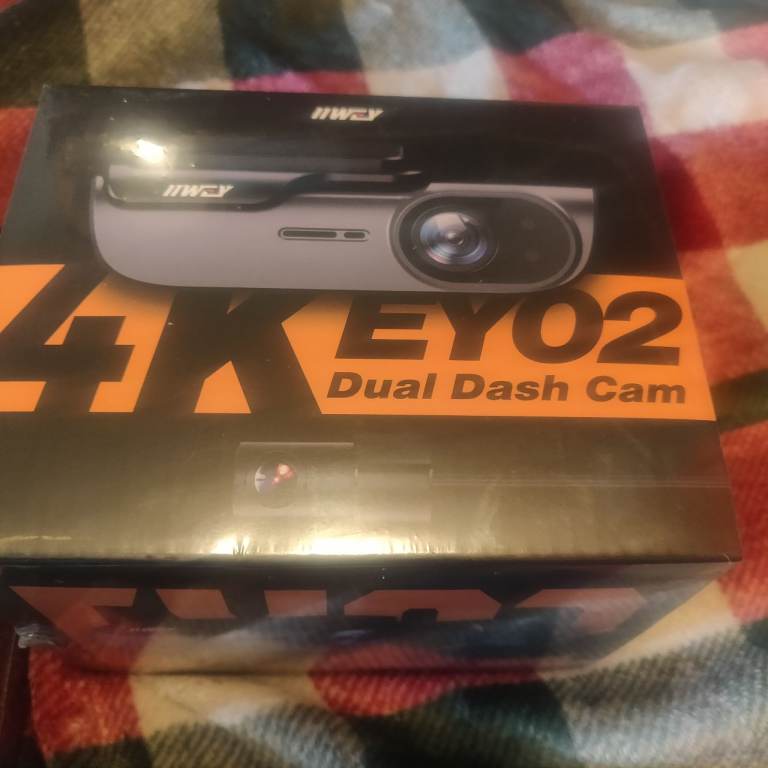 Dash camera's front and rear 4K