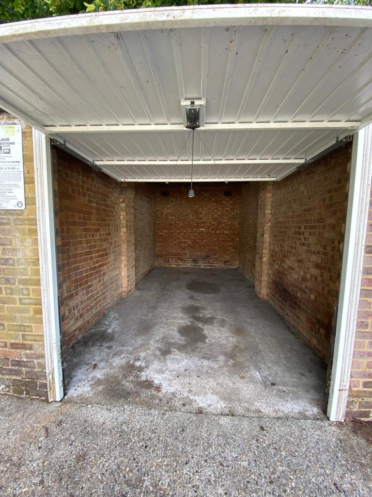Lock Up Garage to Rent