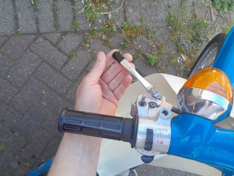 Honda Cub 50,  2 x Honda Caren