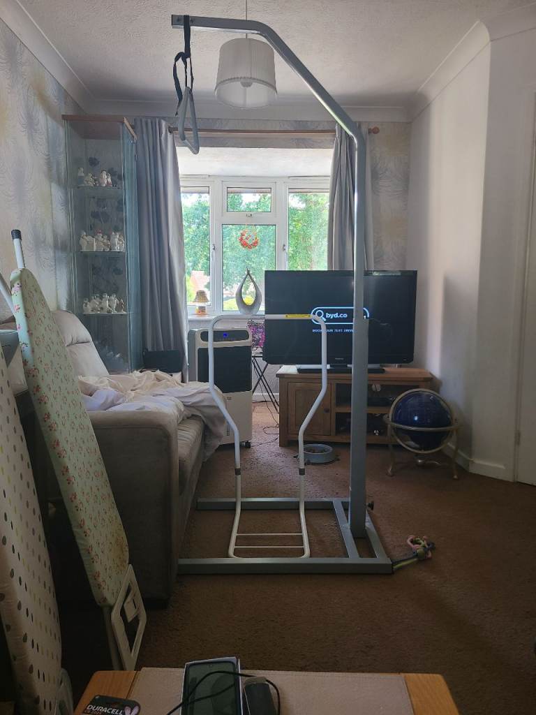 Invacare Standing Hoist – Good Condition