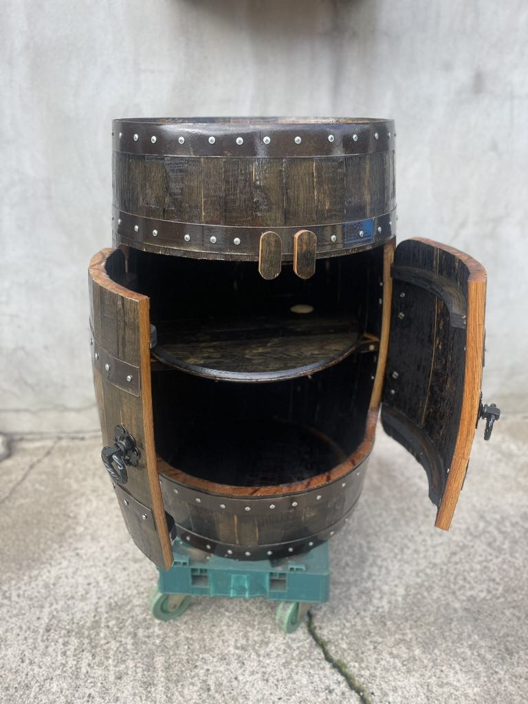 Whiskey barrel drinks barrel 