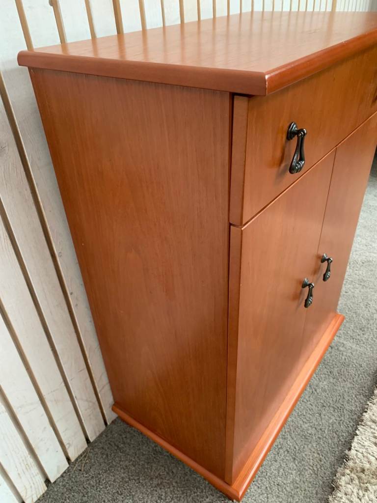 Cupboard with 1 Drawer and 2 Doors Brown wood .