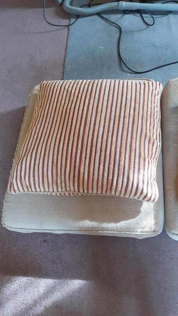 4 very large matching Cushions with removeable covers