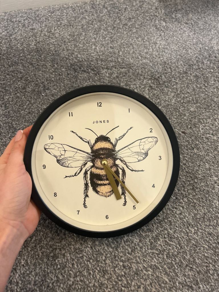 Jones wall bee clock 