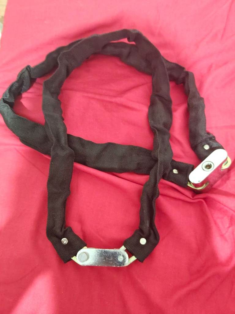 Sturdy Bike Chain Lock with Padlock – Good Condition