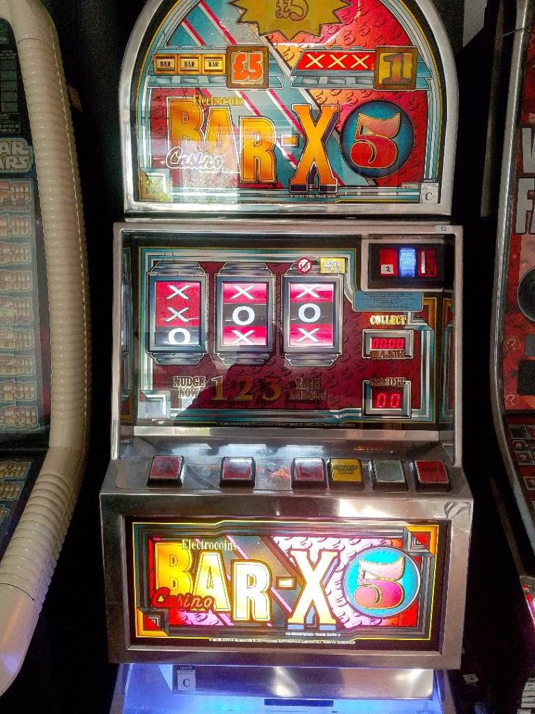 Bar x fruit machine