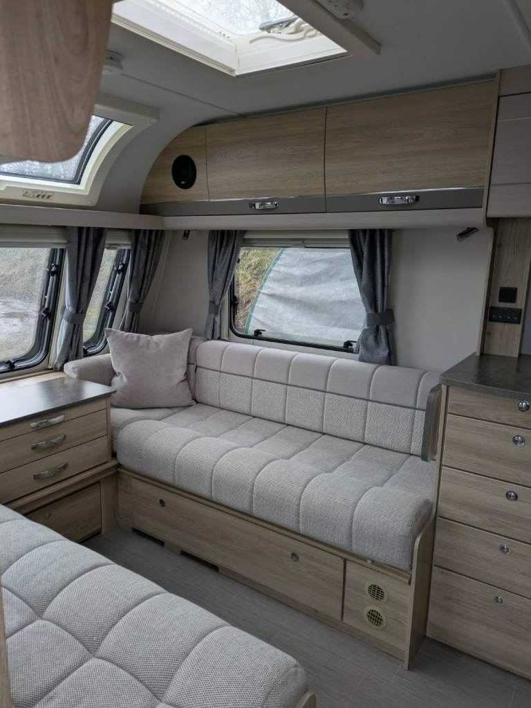 Elddis Avanti 860