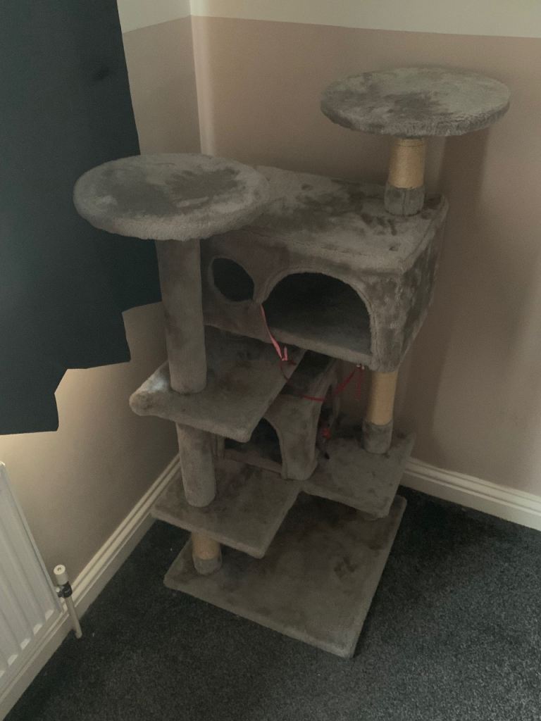 Medium cat tower